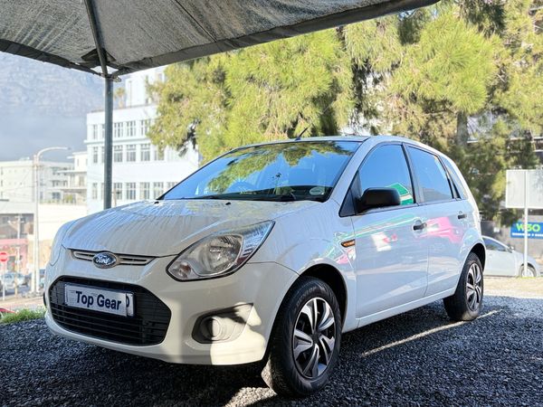 2015-Ford-Figo-14-Ambiente image:3