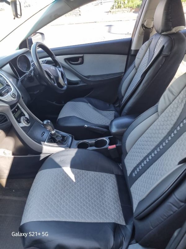 2012-Hyundai-Elantra-16-GLS-Premium image:9