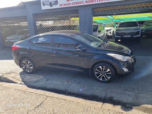 2012-Hyundai-Elantra-16-GLS-Premium image:11