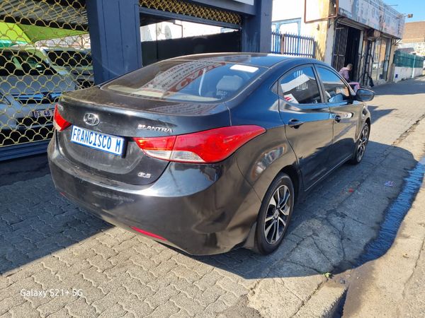 2012-Hyundai-Elantra-16-GLS-Premium image:13