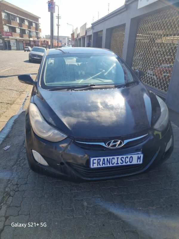 2012-Hyundai-Elantra-16-GLS-Premium image:14