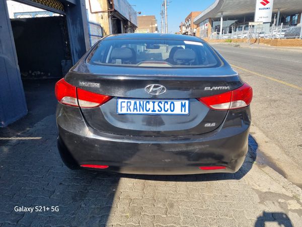 2012-Hyundai-Elantra-16-GLS-Premium image:18