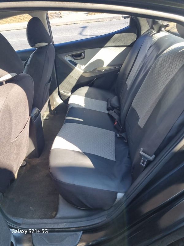 2012-Hyundai-Elantra-16-GLS-Premium image:5