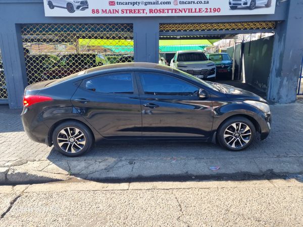 2012-Hyundai-Elantra-16-GLS-Premium image:7