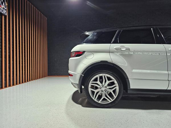2017-Land-Rover-Range-Rover-Evoque-20-SD4-HSE-Dynamic image:27