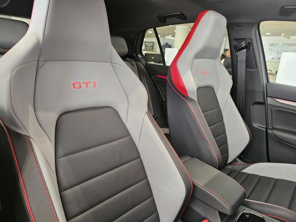 2026-Volkswagen-Golf-8-GTI-20-TSI-DSG image:15