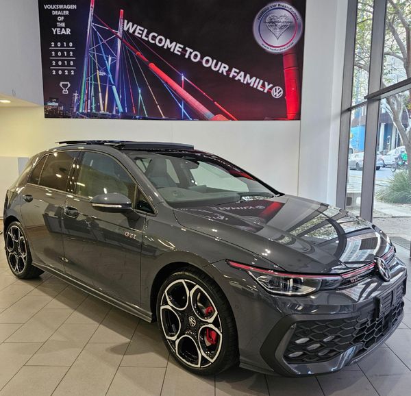 2026-Volkswagen-Golf-8-GTI-20-TSI-DSG image:3