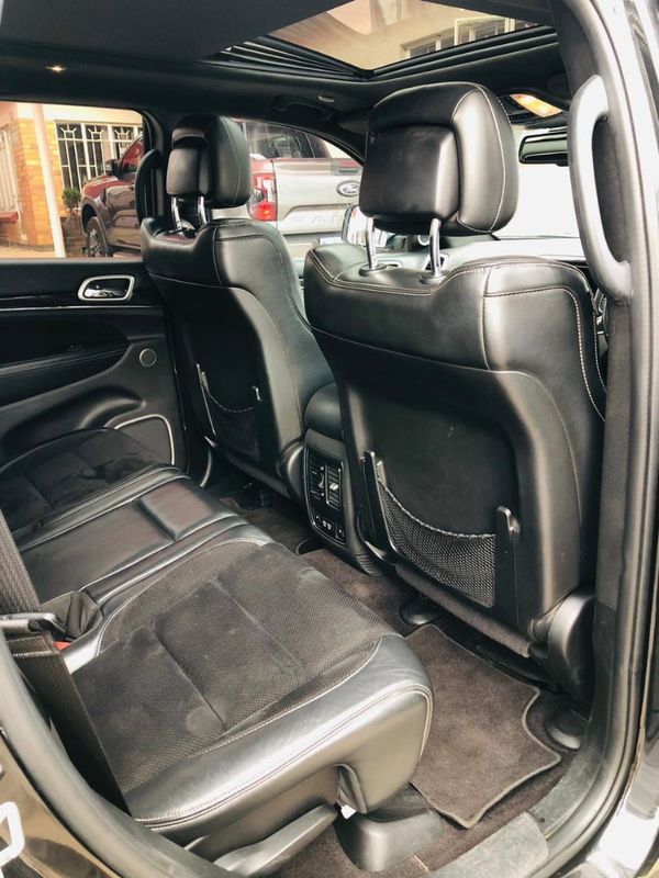 2017-Jeep-Grand-Cherokee-64-SRT image:10