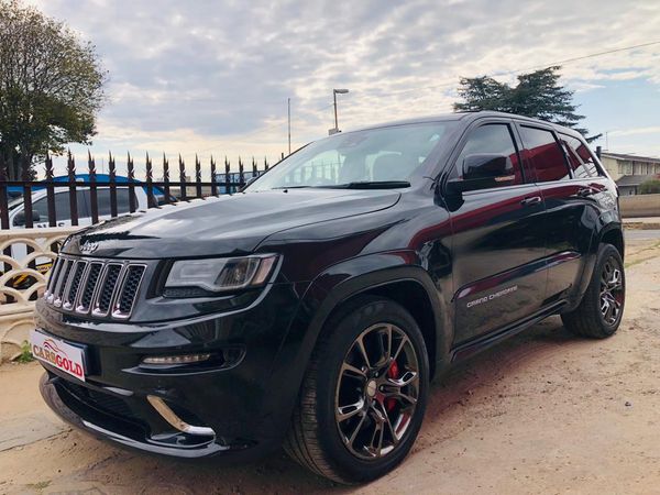 2017-Jeep-Grand-Cherokee-64-SRT image:2