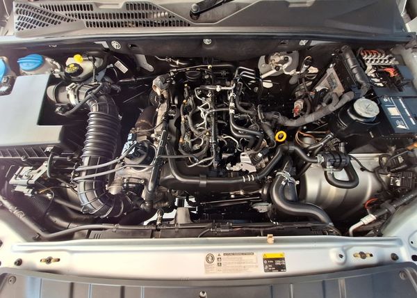 2015-Volkswagen-Amarok-20-BiTDI-Highline-132kW-Auto-Double-Cab image:16