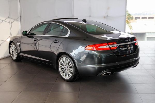 2013-Jaguar-XF-30-SC-Premium-Luxury image:10
