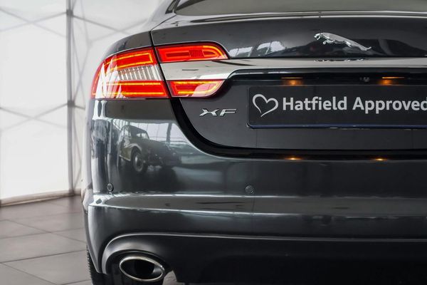 2013-Jaguar-XF-30-SC-Premium-Luxury image:11