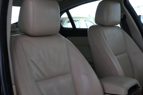 2013-Jaguar-XF-30-SC-Premium-Luxury image:14