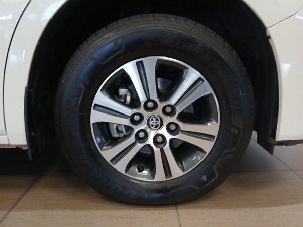 2025-Toyota-Quantum-28-GL-Auto-14-Seater image:18