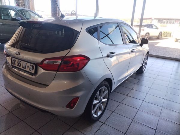 2022-Ford-Fiesta-10-EcoBoost-Titanium-Auto-5-dr image:3