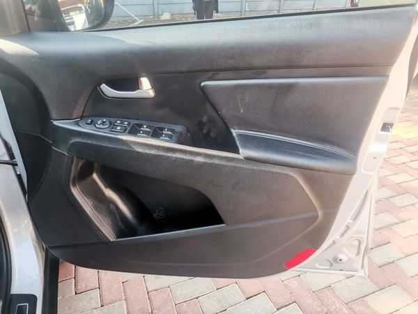 2015-Kia-Sportage-20-CRDi-Auto-Diesel-Automatic image:13