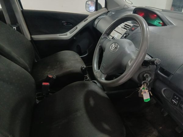 2008-Toyota-Yaris-T3 image:11