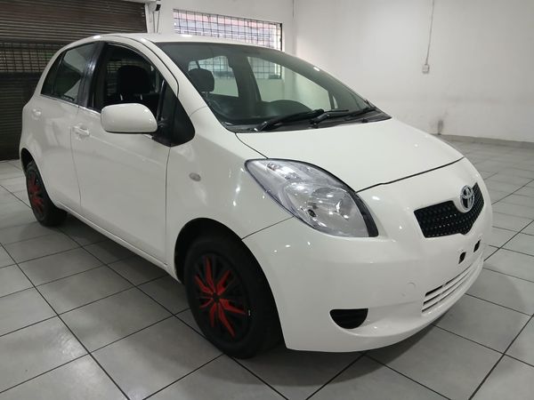 2008-Toyota-Yaris-T3 image:2