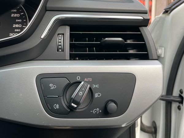 2018-Audi-A4-14-TFSI-Sport-Auto image:9