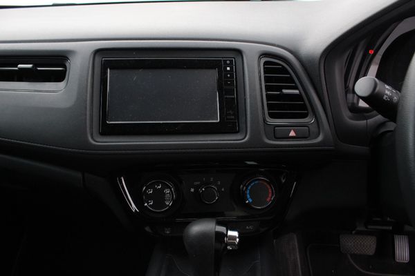 2020-Honda-HR-V-15-Comfort-Auto image:3