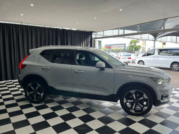 2020-Volvo-XC40-D4-Momentum-AWD image:4