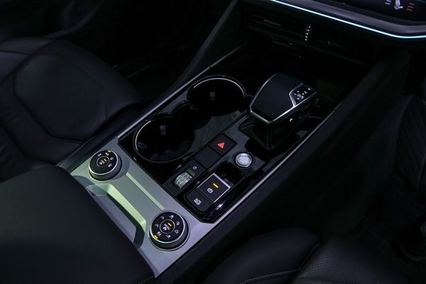 2023-Volkswagen-Touareg-30-TDI-V6-Executive image:14