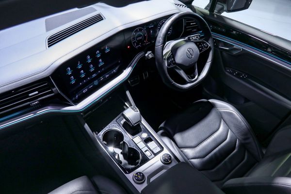2023-Volkswagen-Touareg-30-TDI-V6-Executive image:19
