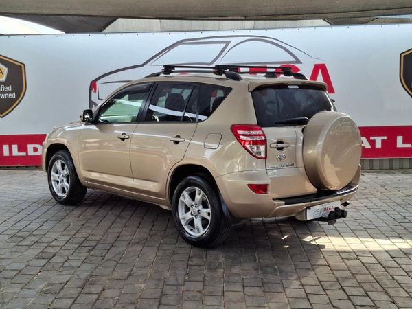 2013-Toyota-RAV4-20-VX-Auto image:2