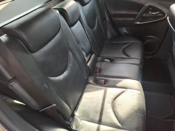 2013-Toyota-RAV4-20-VX-Auto image:6