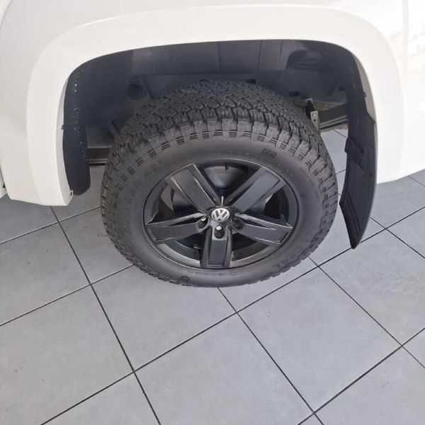 2014-Volkswagen-Amarok-20-BiTDI-Highline-132kW-4Motion-Auto-Double-Cab image:10