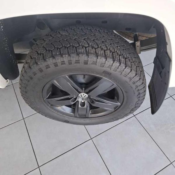 2014-Volkswagen-Amarok-20-BiTDI-Highline-132kW-4Motion-Auto-Double-Cab image:11