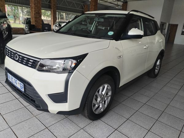 2022-Mahindra-XUV-300-12T-W6 image:1