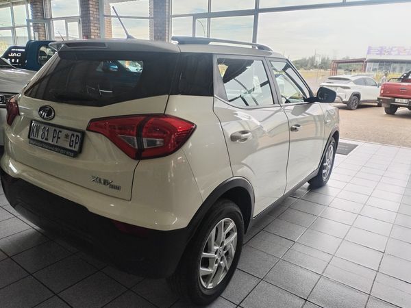 2022-Mahindra-XUV-300-12T-W6 image:3