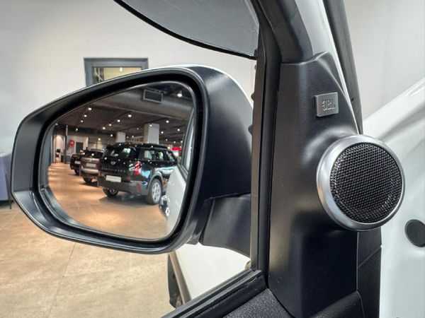 2023-Toyota-Fortuner-28-GD-6-VX-Auto image:10