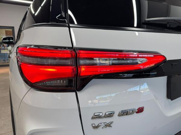 2023-Toyota-Fortuner-28-GD-6-VX-Auto image:6