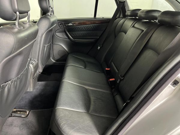 2002-Mercedes-Benz-C-Class-C-240T-Elegance-Auto image:3