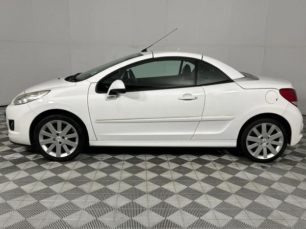 2013-Peugeot-207-CC-16-Sport-II image:16