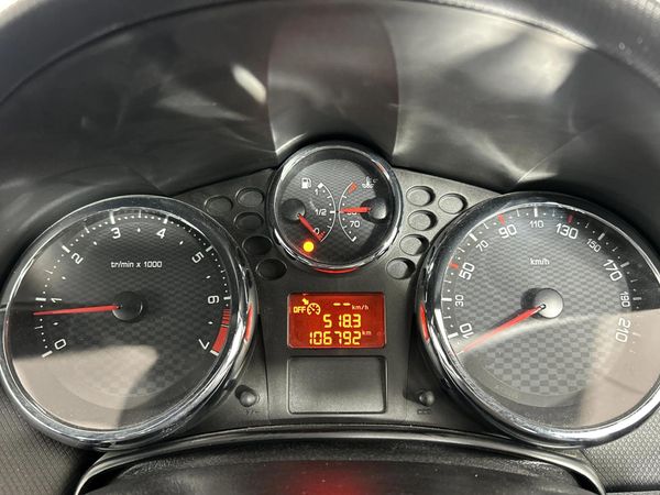 2013-Peugeot-207-CC-16-Sport-II image:1