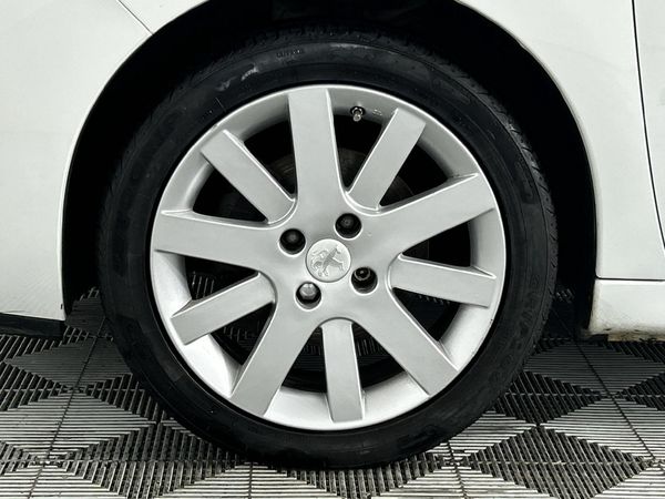 2013-Peugeot-207-CC-16-Sport-II image:2