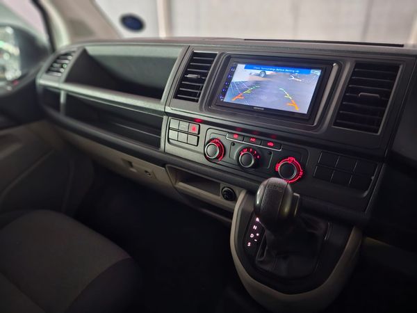2020-Volkswagen-Transporter-T61-CrewBus-20-TDI-LWB-Auto-5-seat-110kW image:9