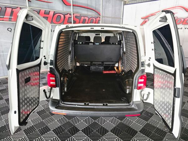 2020-Volkswagen-Transporter-T61-CrewBus-20-TDI-LWB-Auto-5-seat-110kW image:4