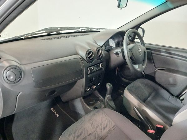 2021-Nissan-NP200-16-AC-Safety-Pack image:8