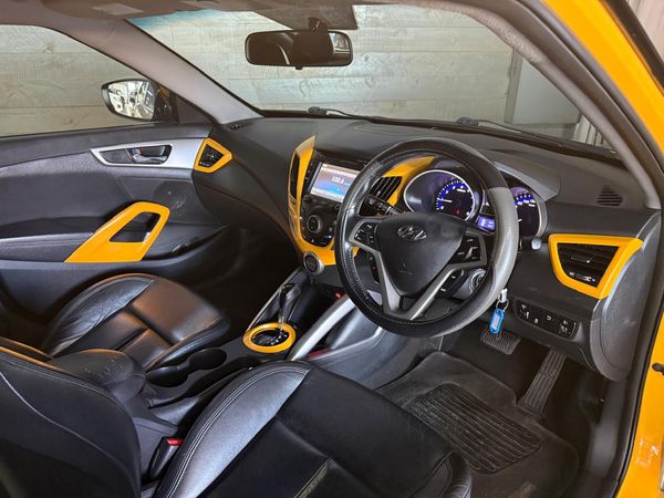 2013-Hyundai-Veloster-16-GDi-Executive-Auto image:11