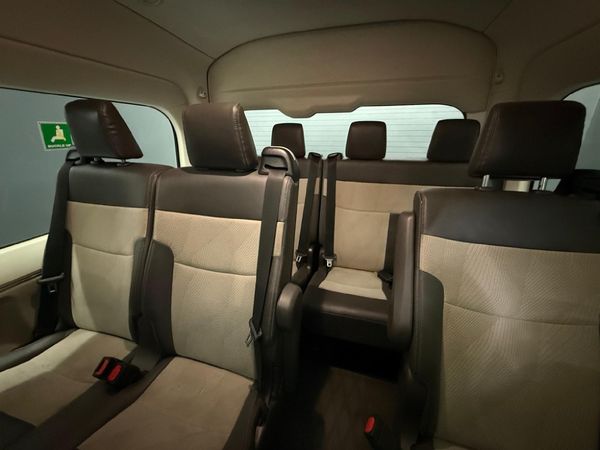 2019-Toyota-Quantum-28-GL-11-seat image:10
