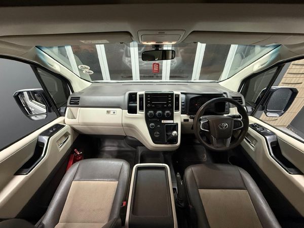 2019-Toyota-Quantum-28-GL-11-seat image:12