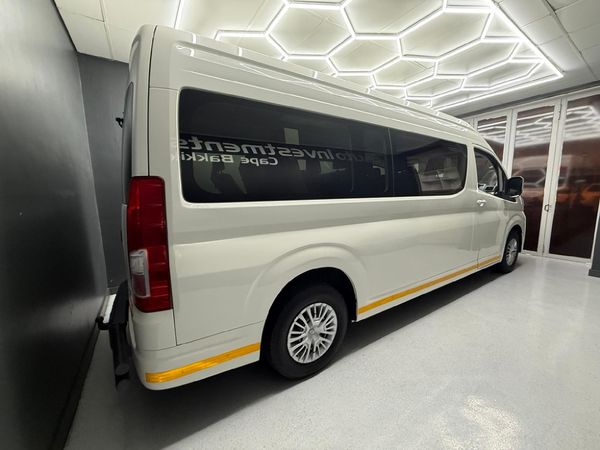 2019-Toyota-Quantum-28-GL-11-seat image:2