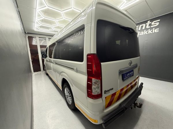 2019-Toyota-Quantum-28-GL-11-seat image:4