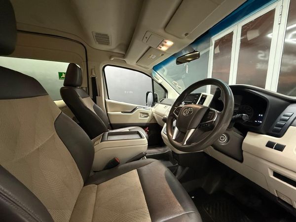 2019-Toyota-Quantum-28-GL-11-seat image:7