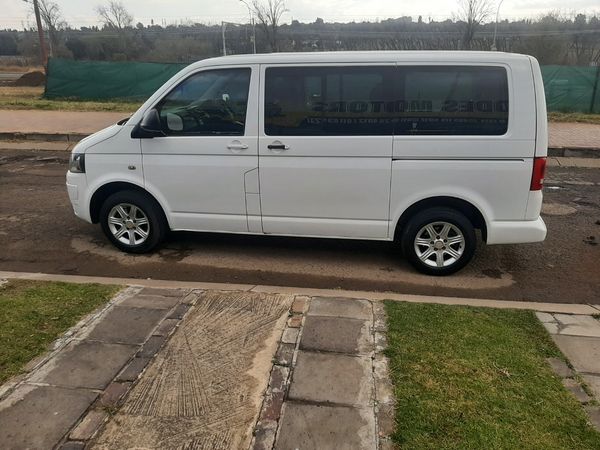 2012-Volkswagen-Kombi-20-TDI-103kW image:10