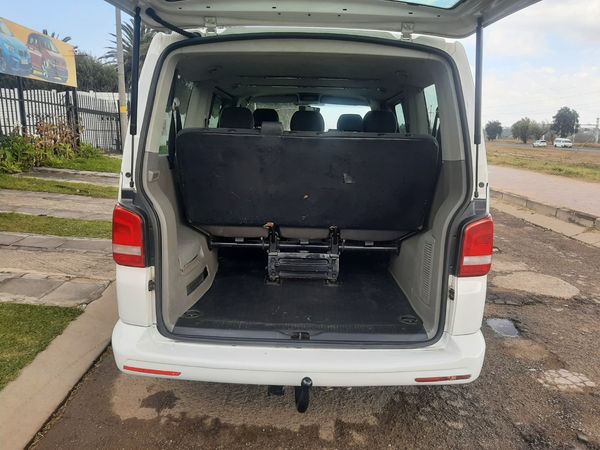 2012-Volkswagen-Kombi-20-TDI-103kW image:13